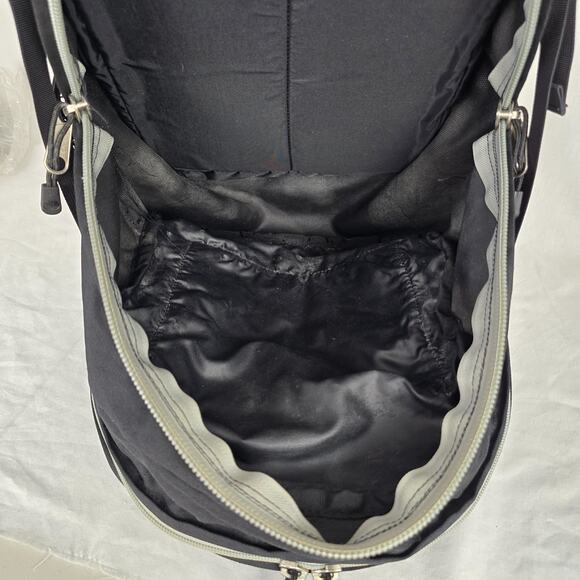 The North Face Mainframe Backpack Black White Logo - Picture 12 of 16